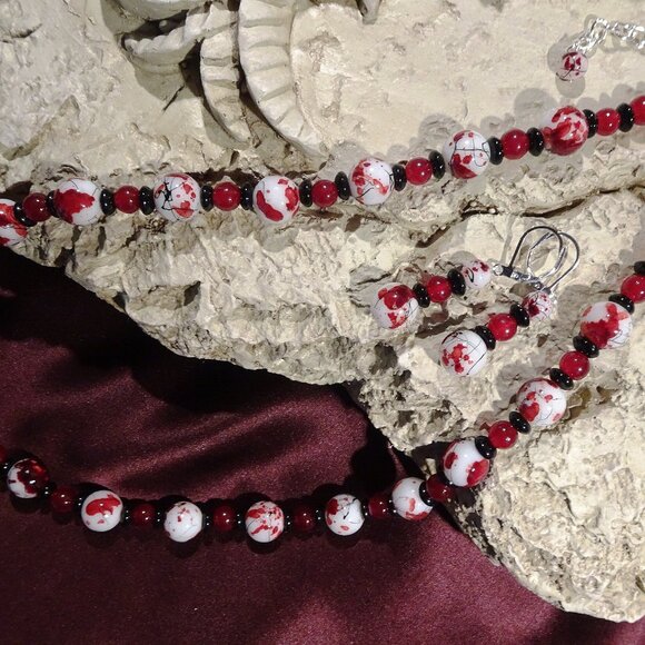 Handcrafted necklace/earring set with deep scarlet, white, and black elements - Picture 3 of 10